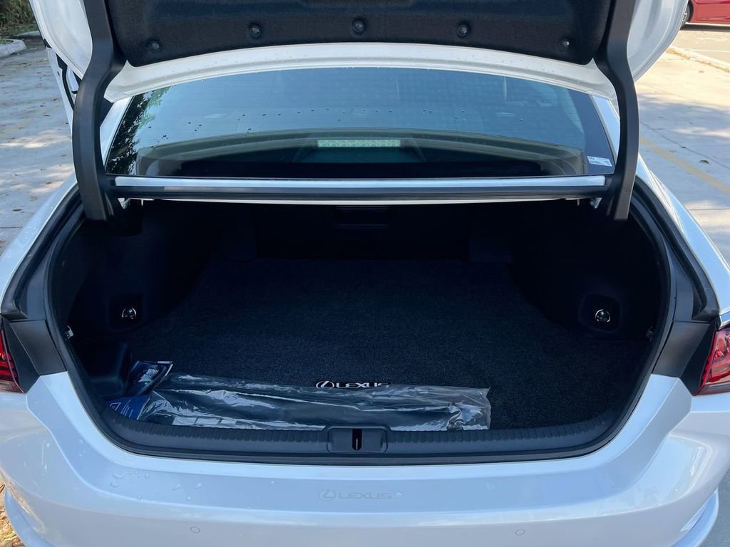 Certified 2024 Lexus ES 350 w/ Premium Package image 21