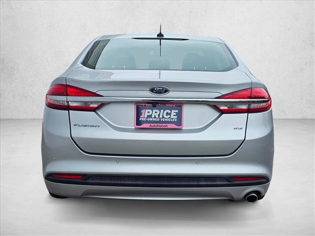 Used 2018 Ford Fusion SE FWD image 4