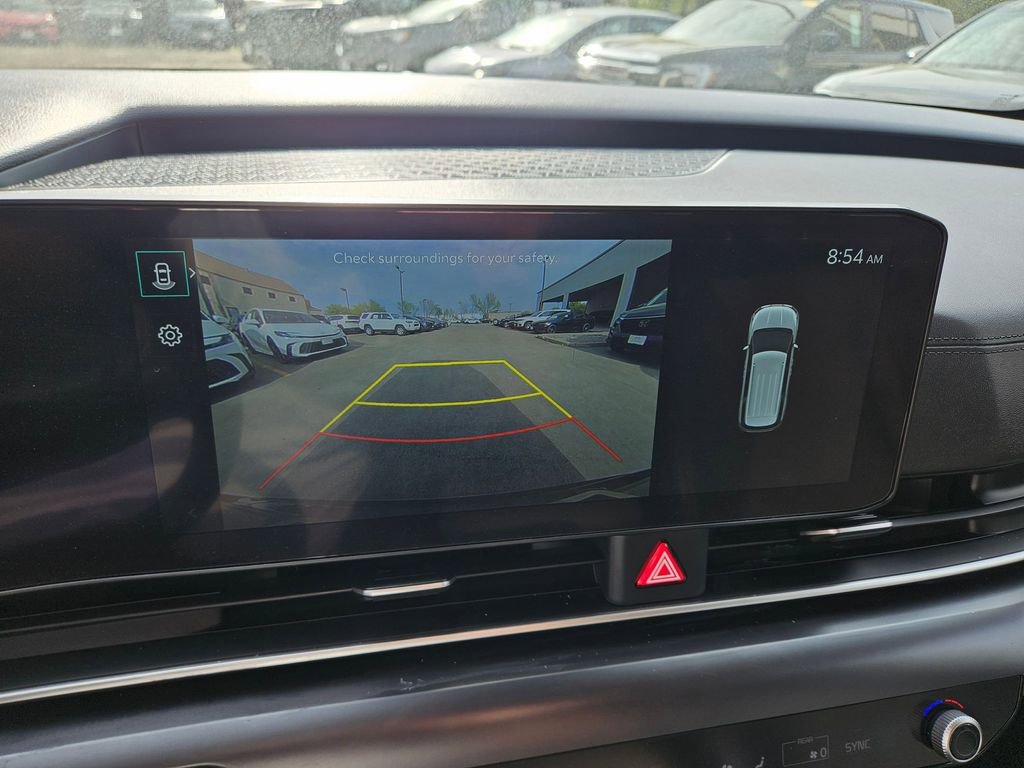 Used 2025 Kia Carnival image 22