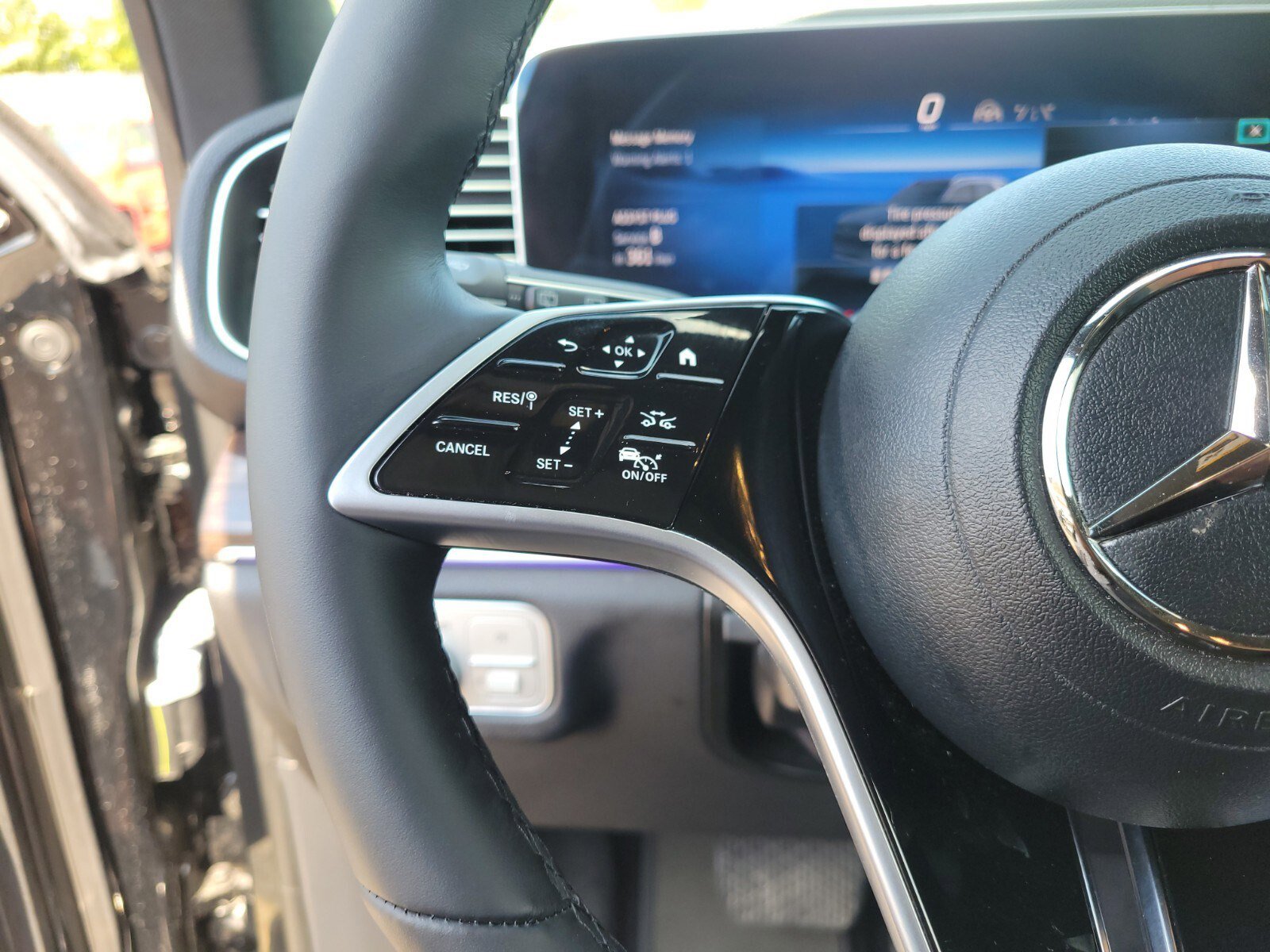 Used 2024 Mercedes-Benz GLE 350 4MATIC w/ 3rd Row Seat Package image 26