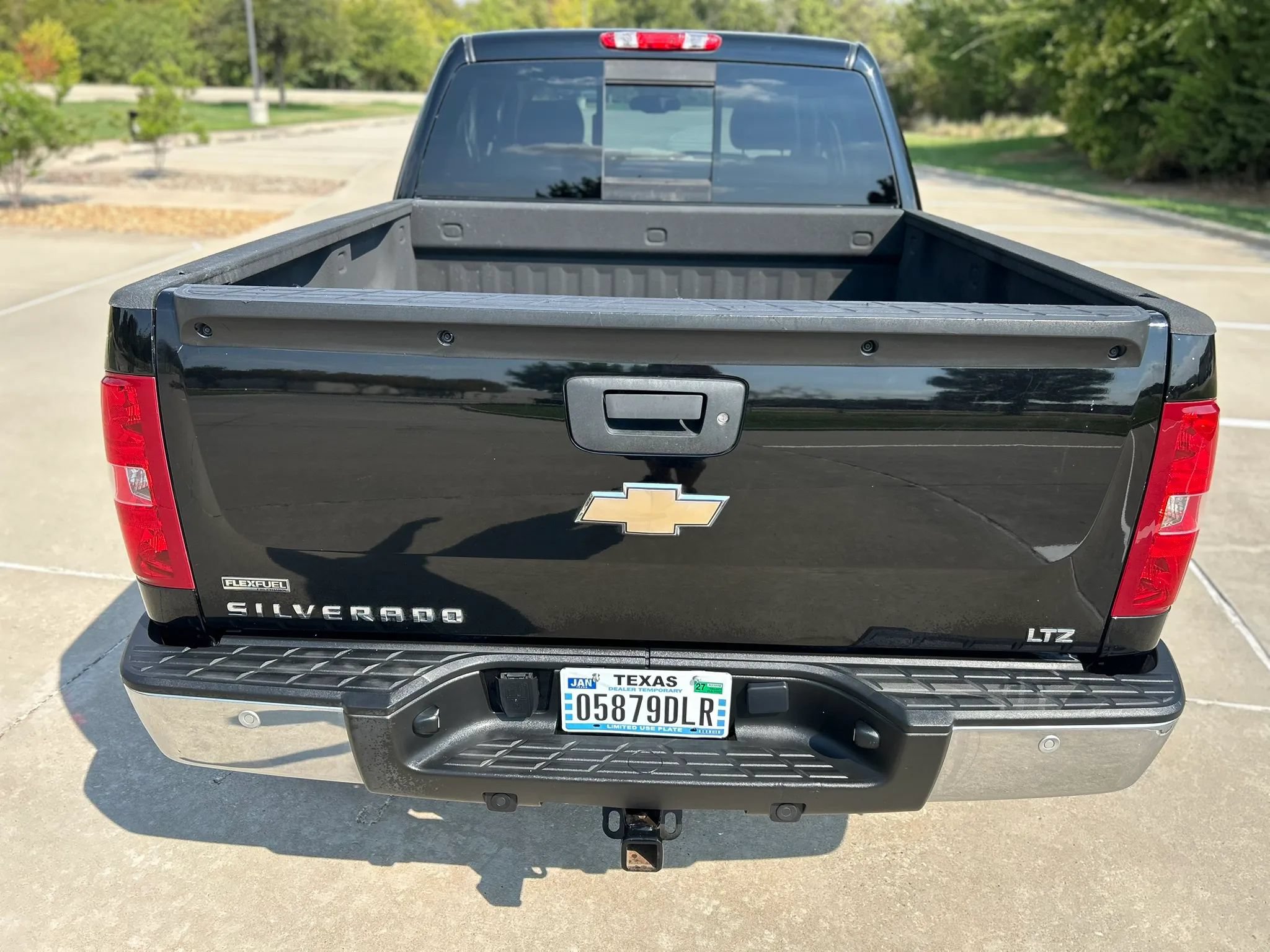 Used 2010 Chevrolet Silverado 1500 LTZ w/ Convenience Package RWD image 7