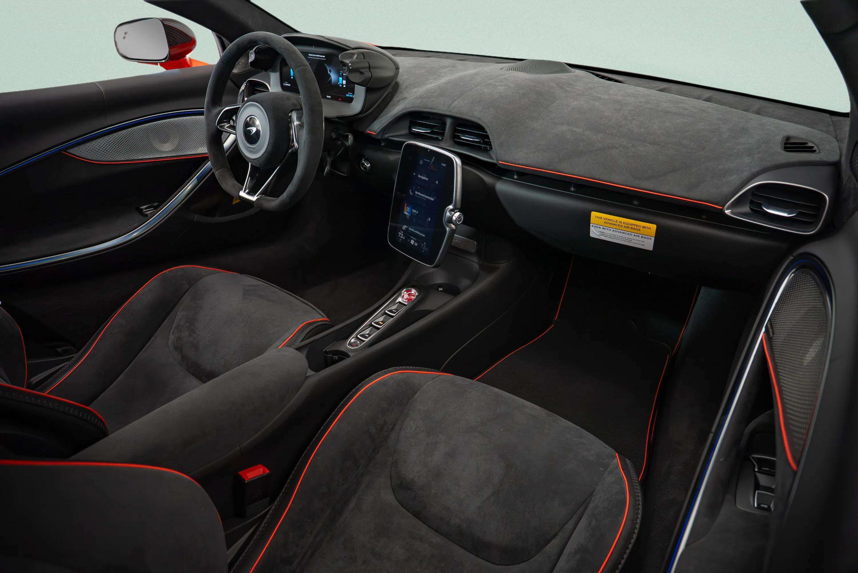 Used 2023 McLaren Artura RWD image 26
