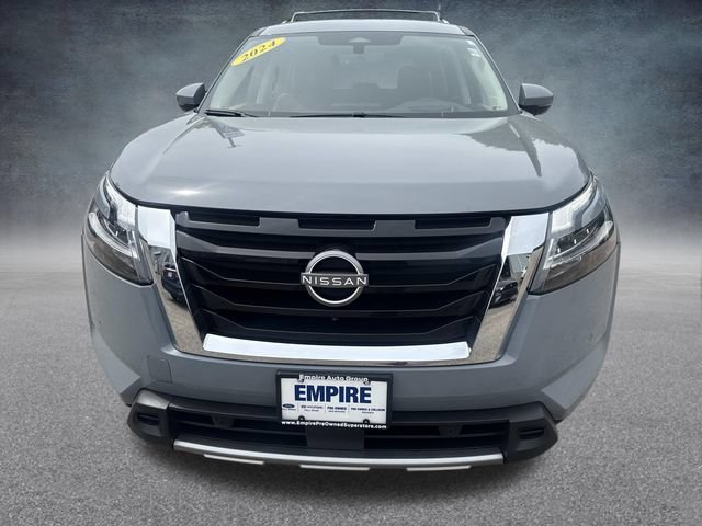 Used 2024 Nissan Pathfinder Platinum w/ Cargo Package AWD/4WD image 13