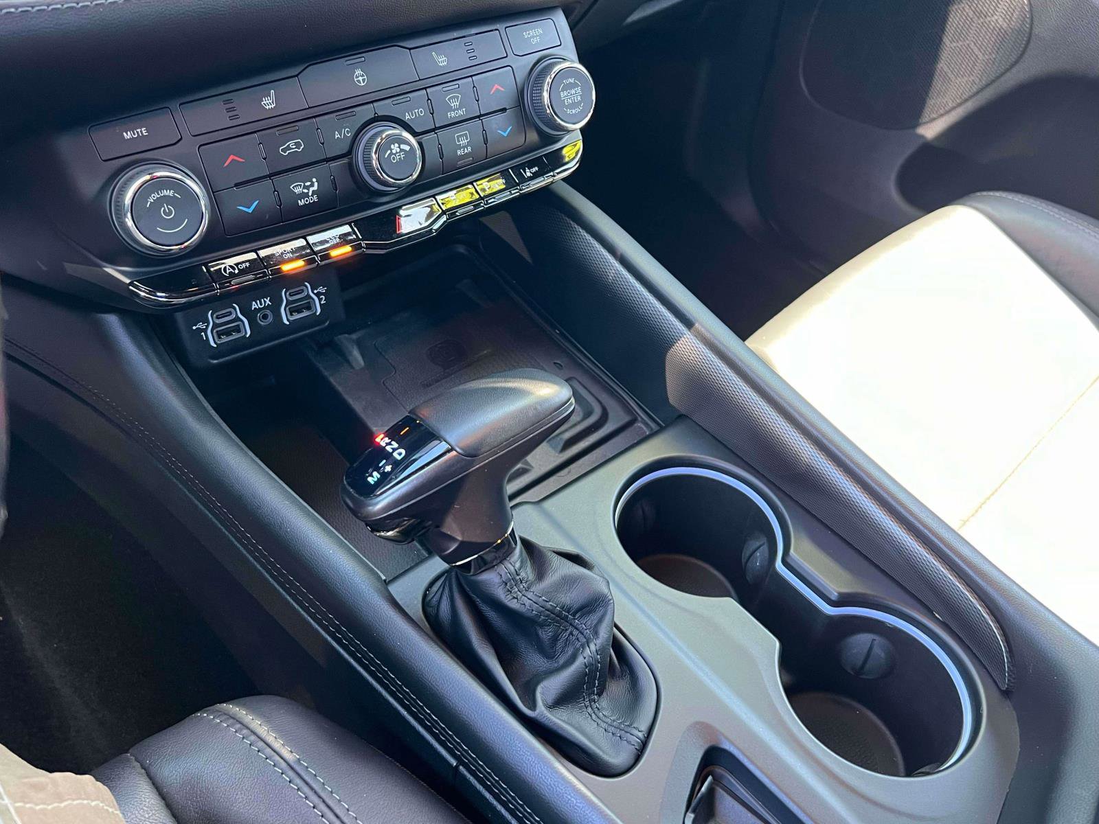 Used 2022 Dodge Durango GT image 11