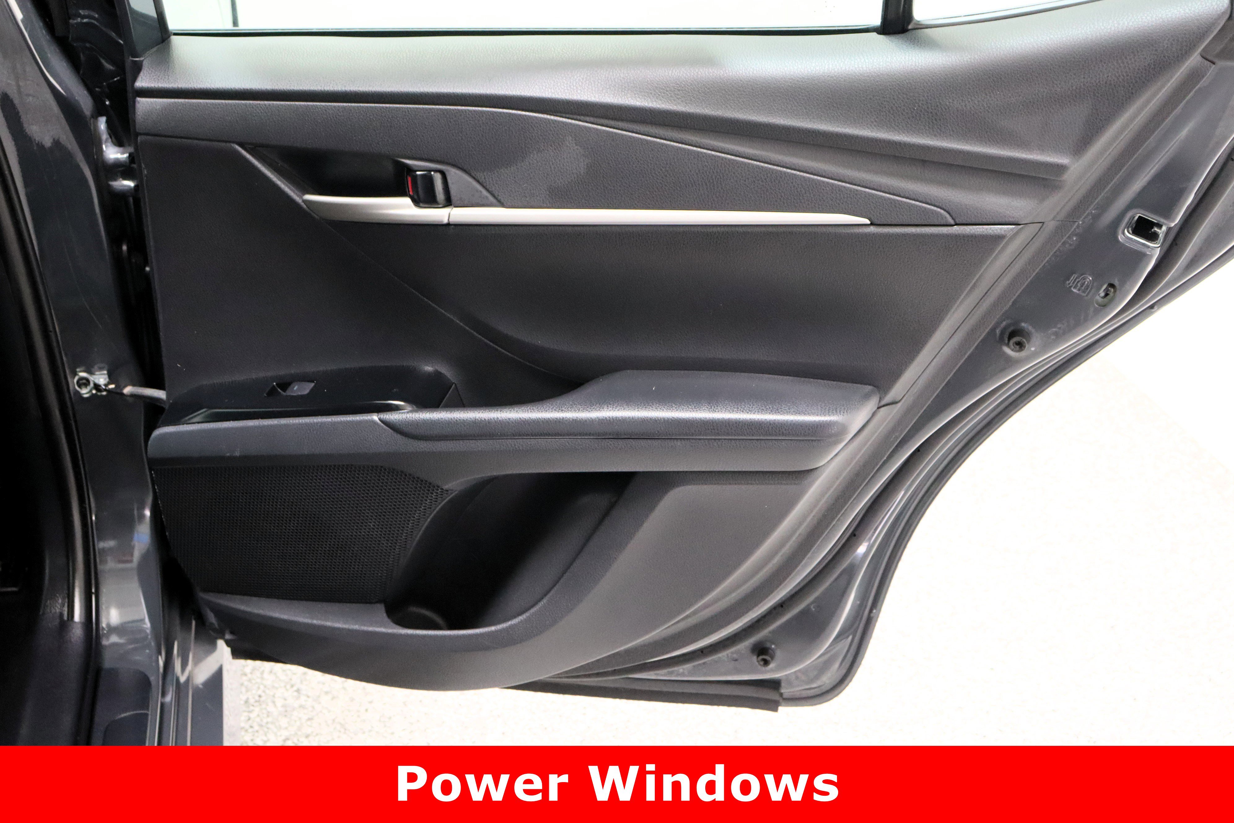 Used 2025 Toyota Camry LE FWD image 32