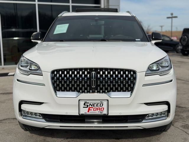 Used 2023 Lincoln Aviator Black Label w/ Class IV Trailer Tow Package image 2
