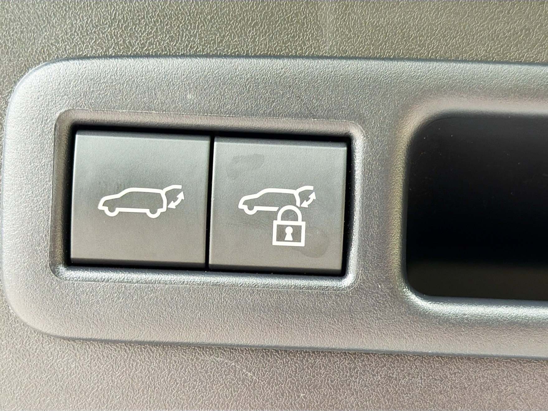 Used 2025 Lexus UX 300h FWD image 13