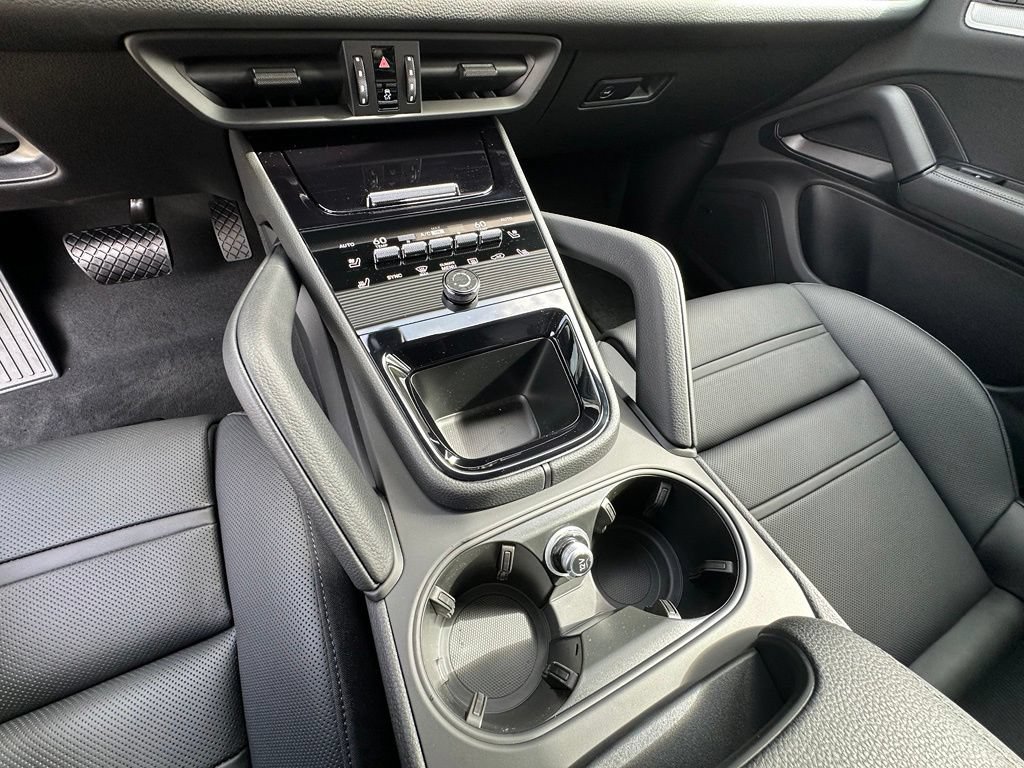 New 2026 Porsche Cayenne Coupe AWD/4WD image 37