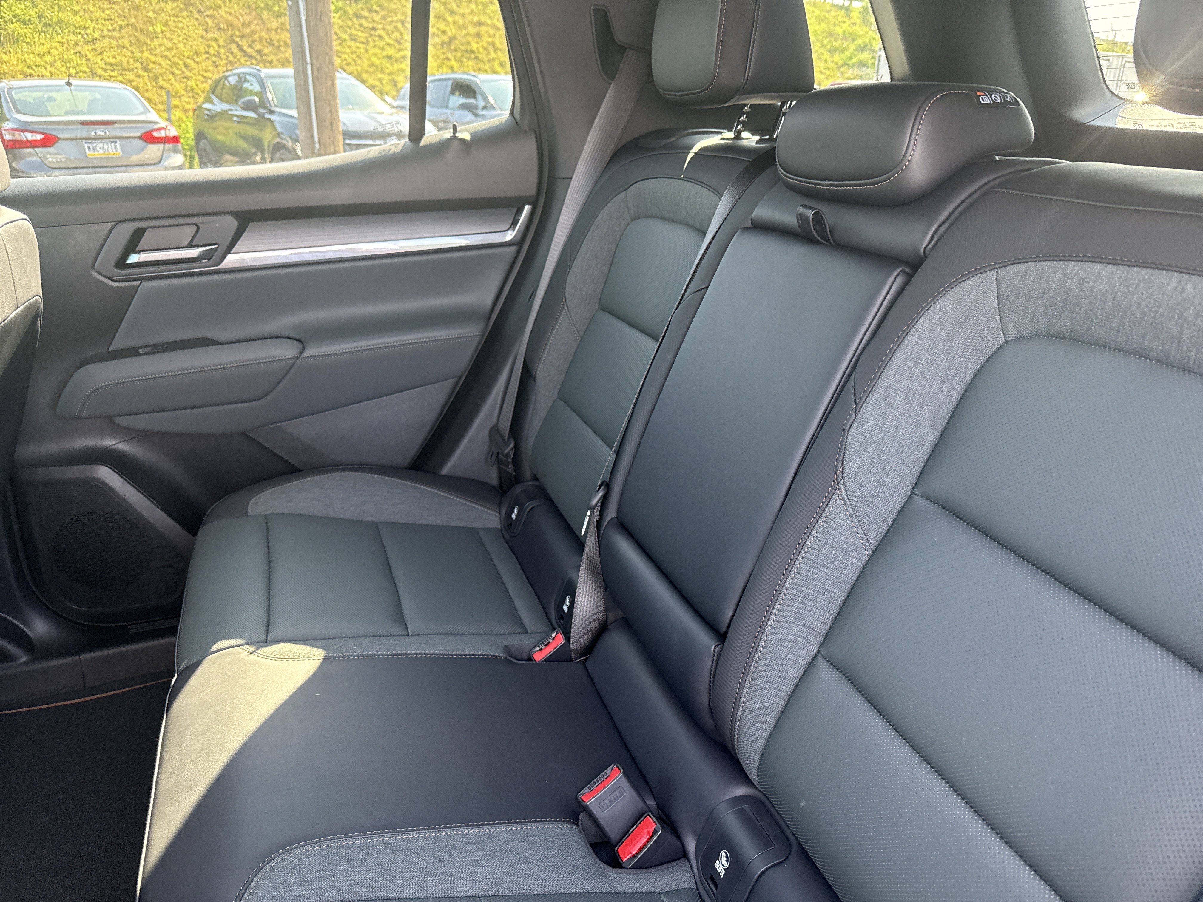New 2027 GMC Terrain AT4 w/ Convenience Package III AWD/4WD image 12