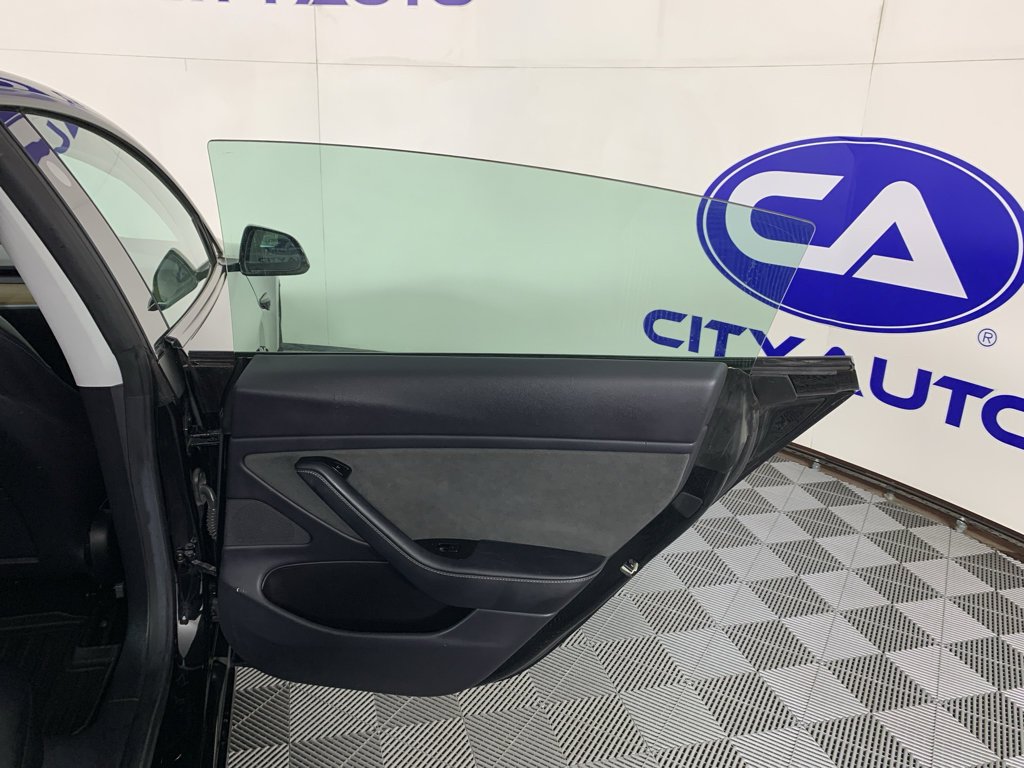 Used 2019 Tesla Model 3 Long Range image 33