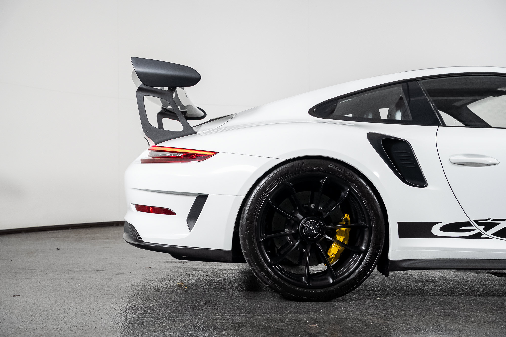 Used 2019 Porsche 911 GT3 RS RWD image 43