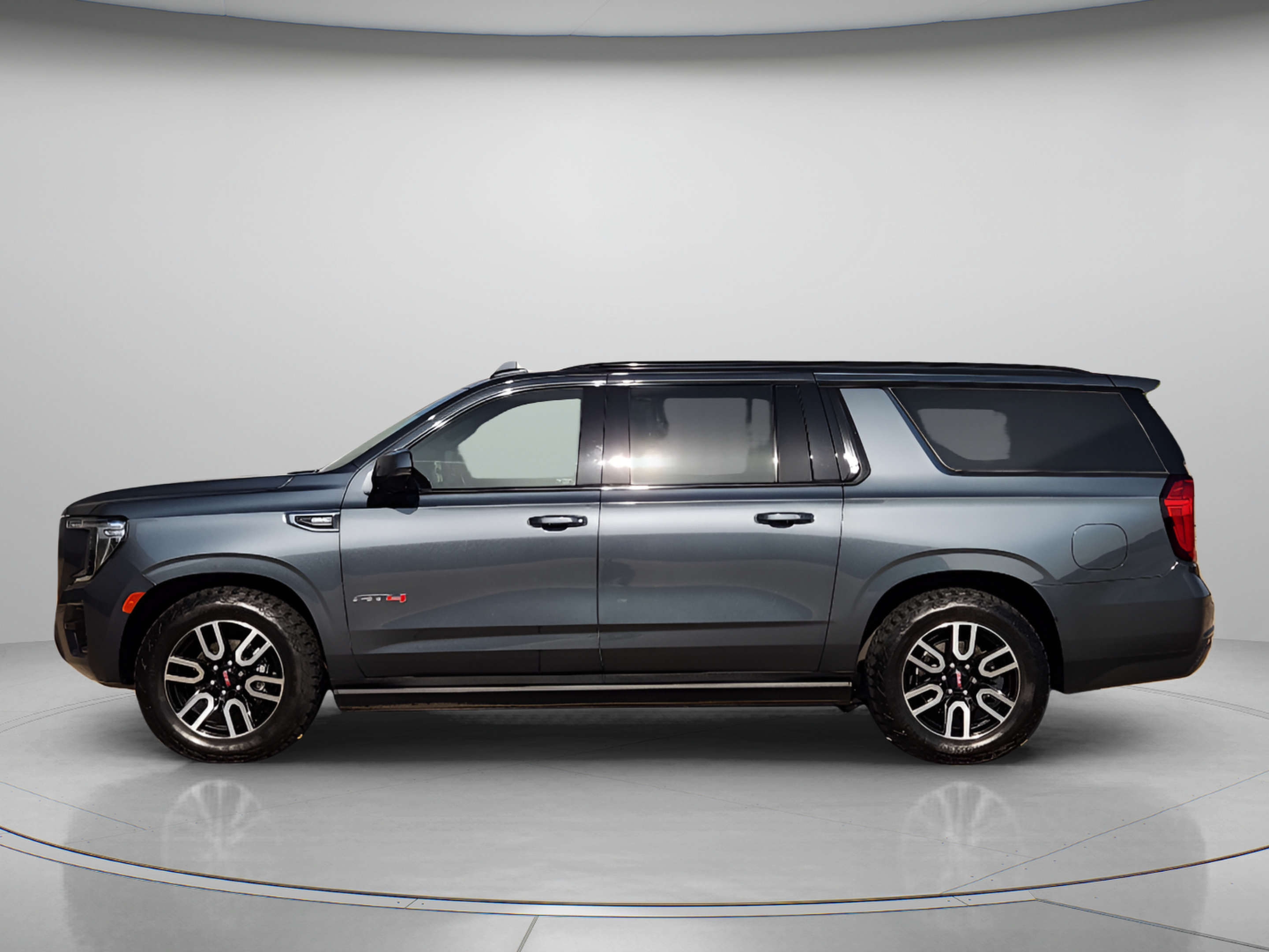 Used 2021 GMC Yukon XL AT4 w/ AT4 Premium Plus Package AWD/4WD image 2