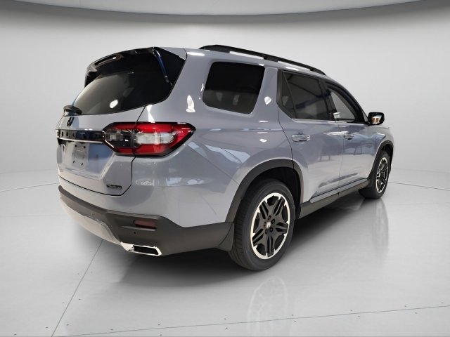 New 2026 Honda Pilot Touring image 6