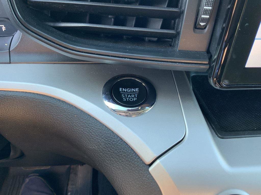 Used 2022 Ford Explorer XLT image 33