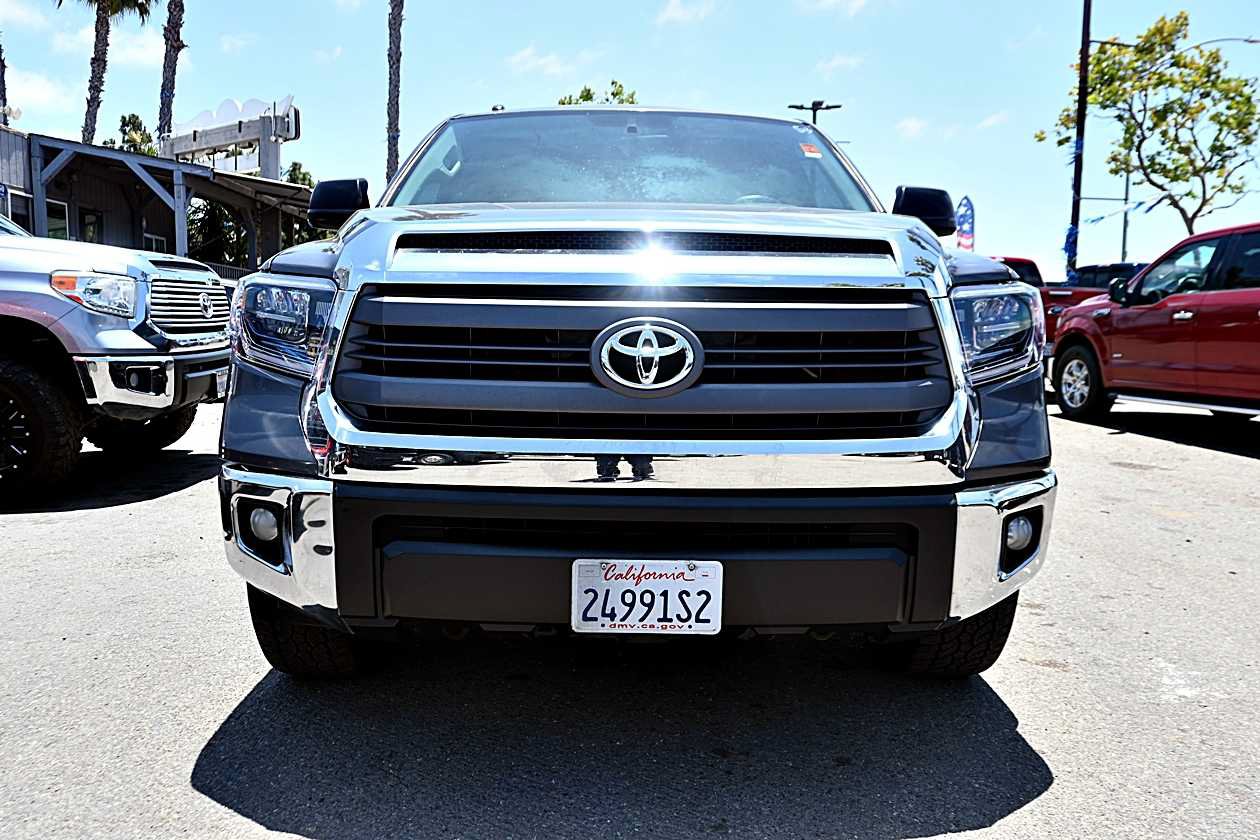 Used 2014 Toyota Tundra SR5 w/ SR5 Upgrade Package RWD image 2