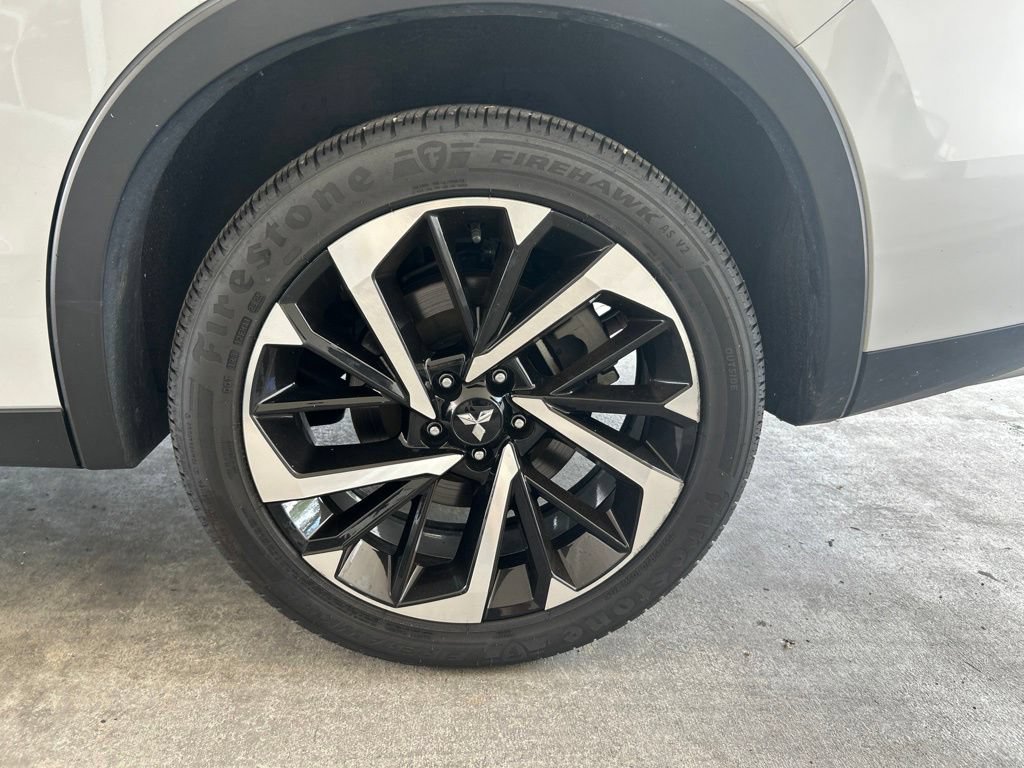 Used 2024 Mitsubishi Outlander SE AWD/4WD image 16