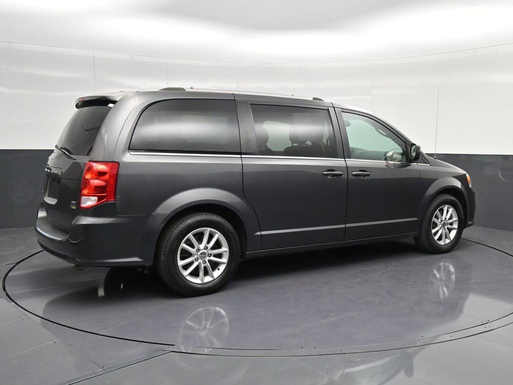 Used 2018 Dodge Grand Caravan SXT image 3