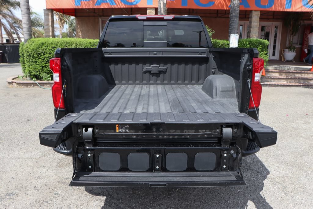 Used 2026 Chevrolet Silverado 1500 LT Trail Boss w/ LT Trail Boss Premium Package AWD/4WD image 8