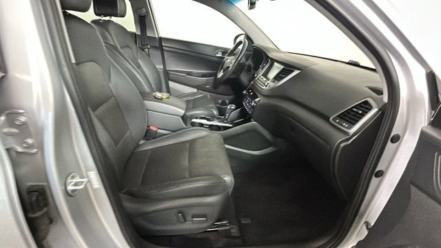 Used 2017 Hyundai Tucson SE Plus AWD/4WD image 31