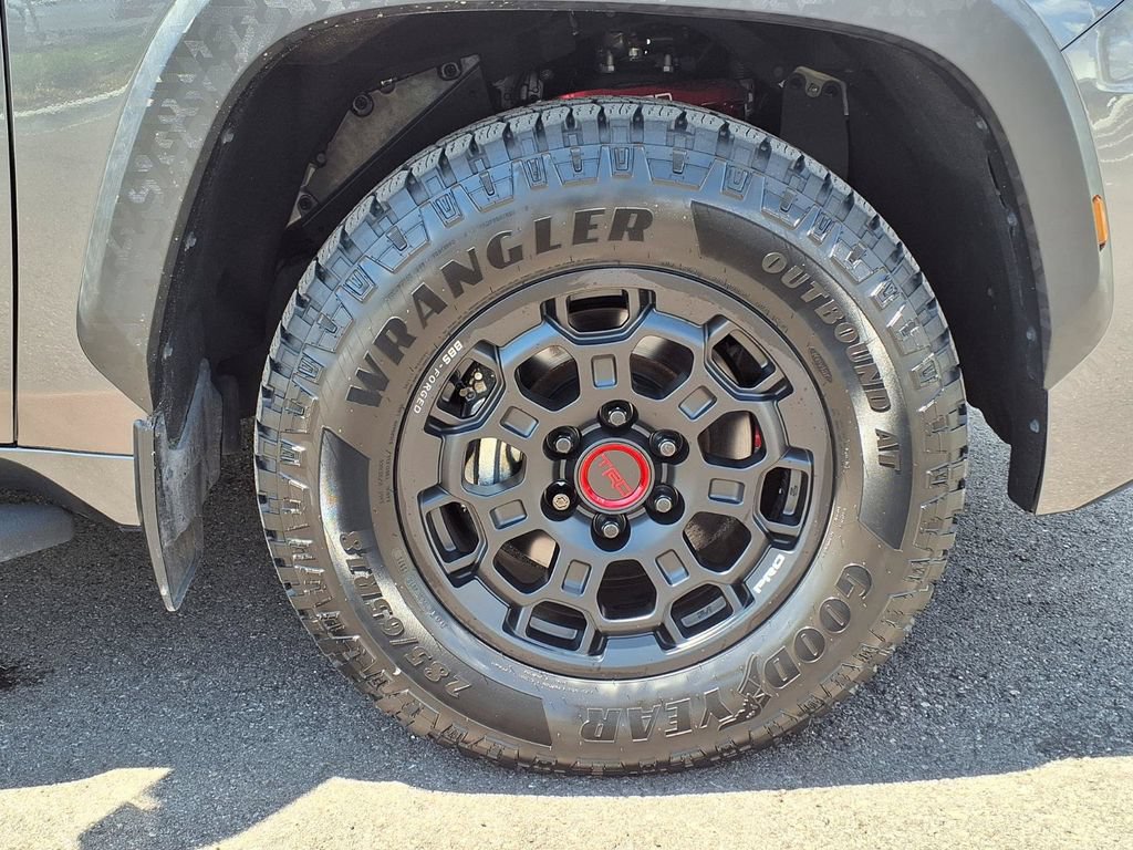 Used 2024 Toyota Sequoia TRD Pro AWD/4WD image 10