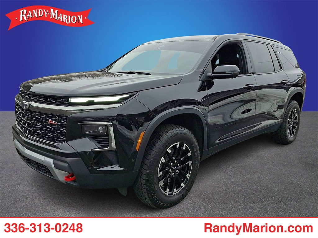 Used 2024 Chevrolet Traverse Z71 w/ Enhanced Driving Package image 1