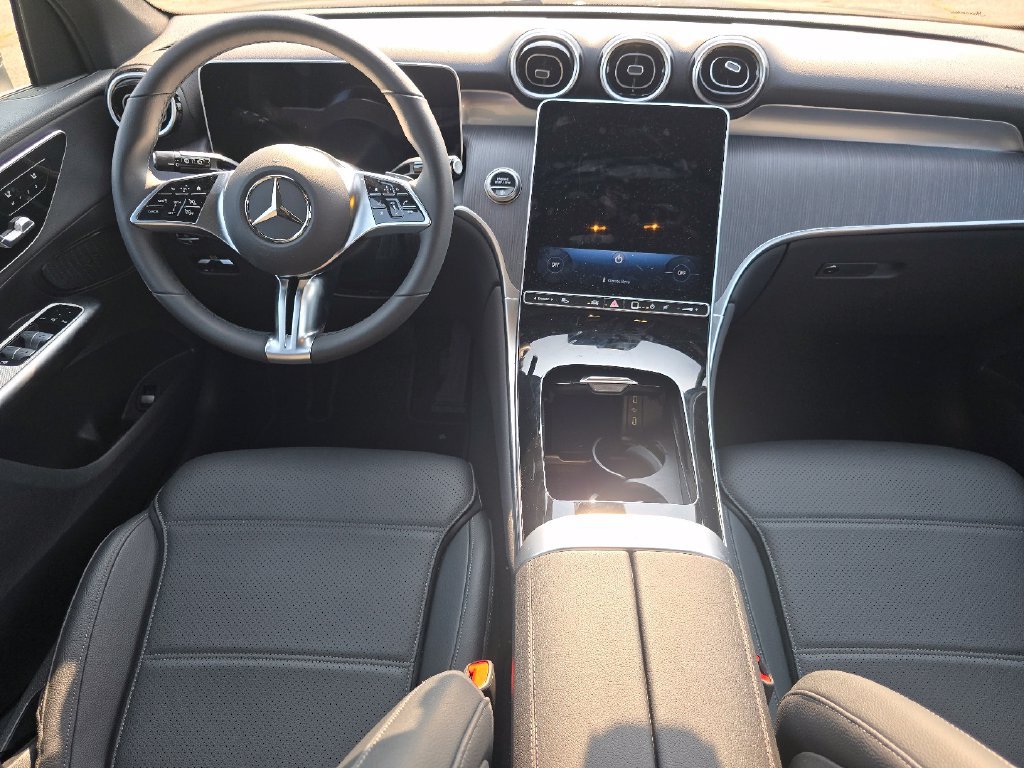 Used 2026 Mercedes-Benz GLC 300 4MATIC image 23
