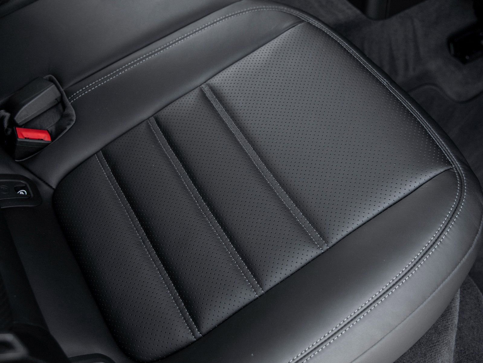 Used 2026 Porsche Macan S image 37