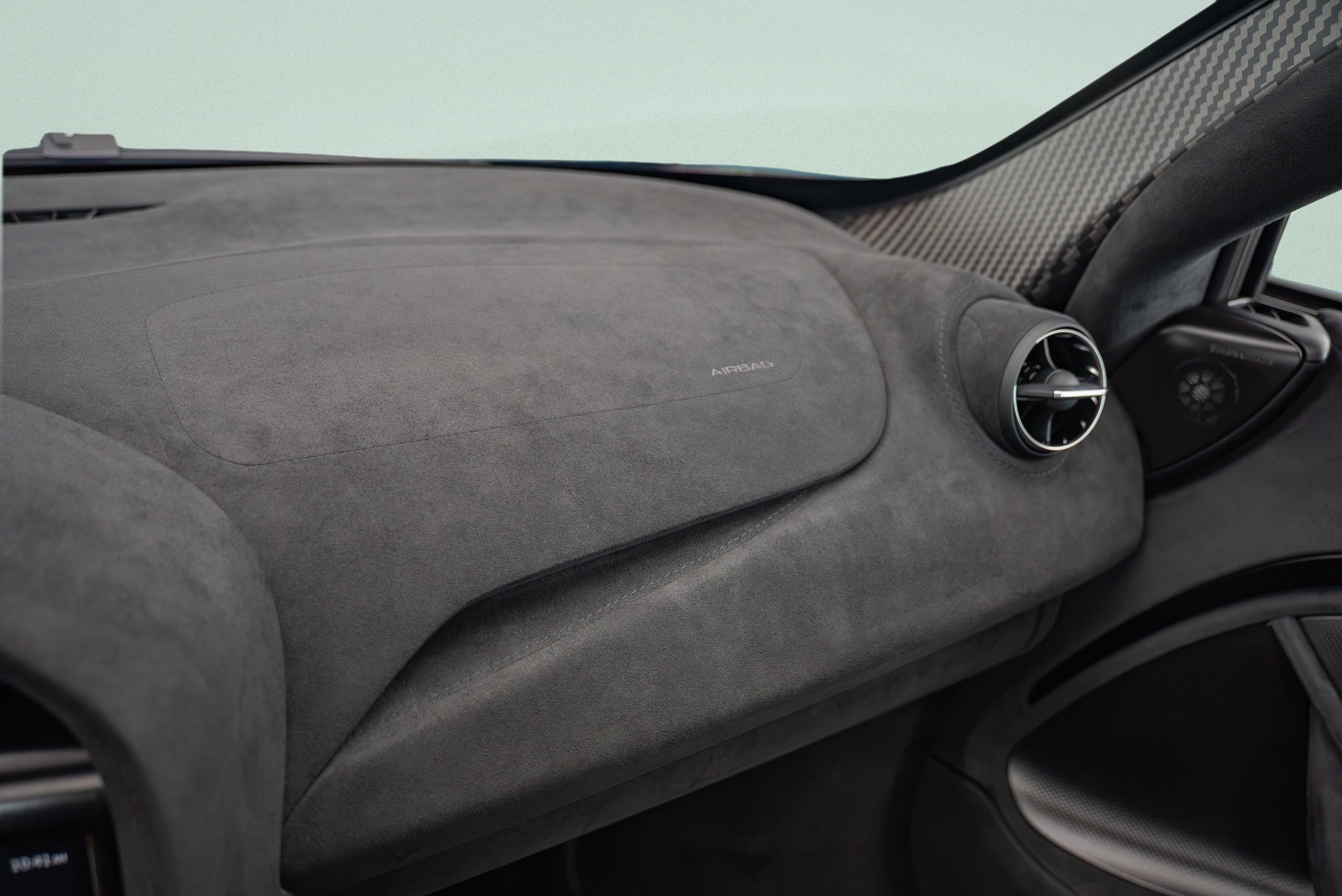 Used 2024 McLaren 750S RWD image 14
