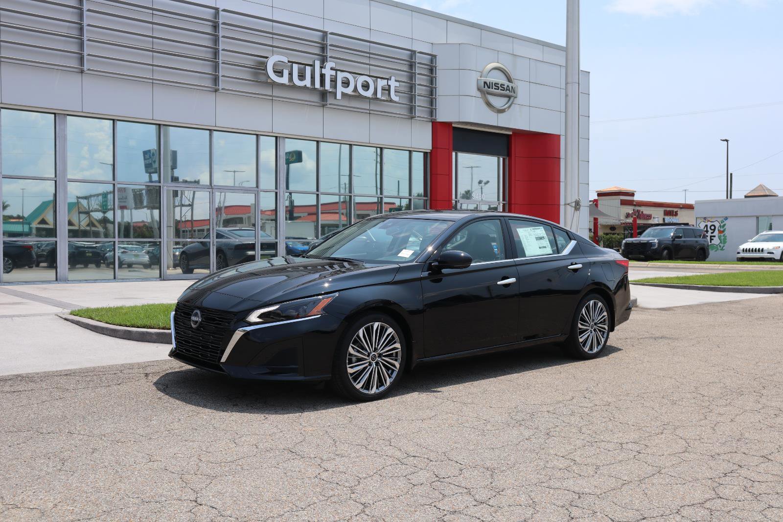 Used 2025 Nissan Altima 2.5 SL FWD image 2