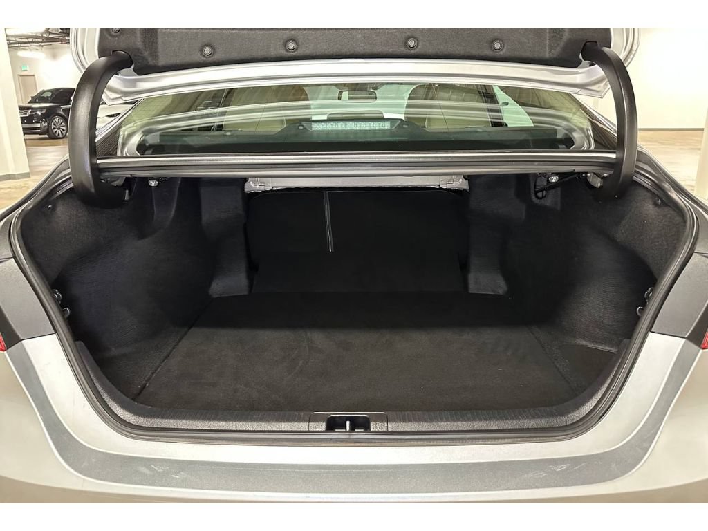Used 2018 Toyota Camry XLE FWD image 15