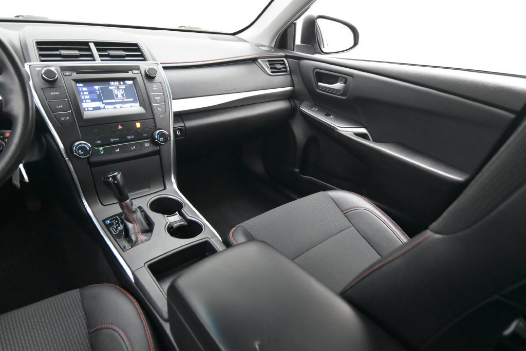 Used 2017 Toyota Camry SE FWD image 28
