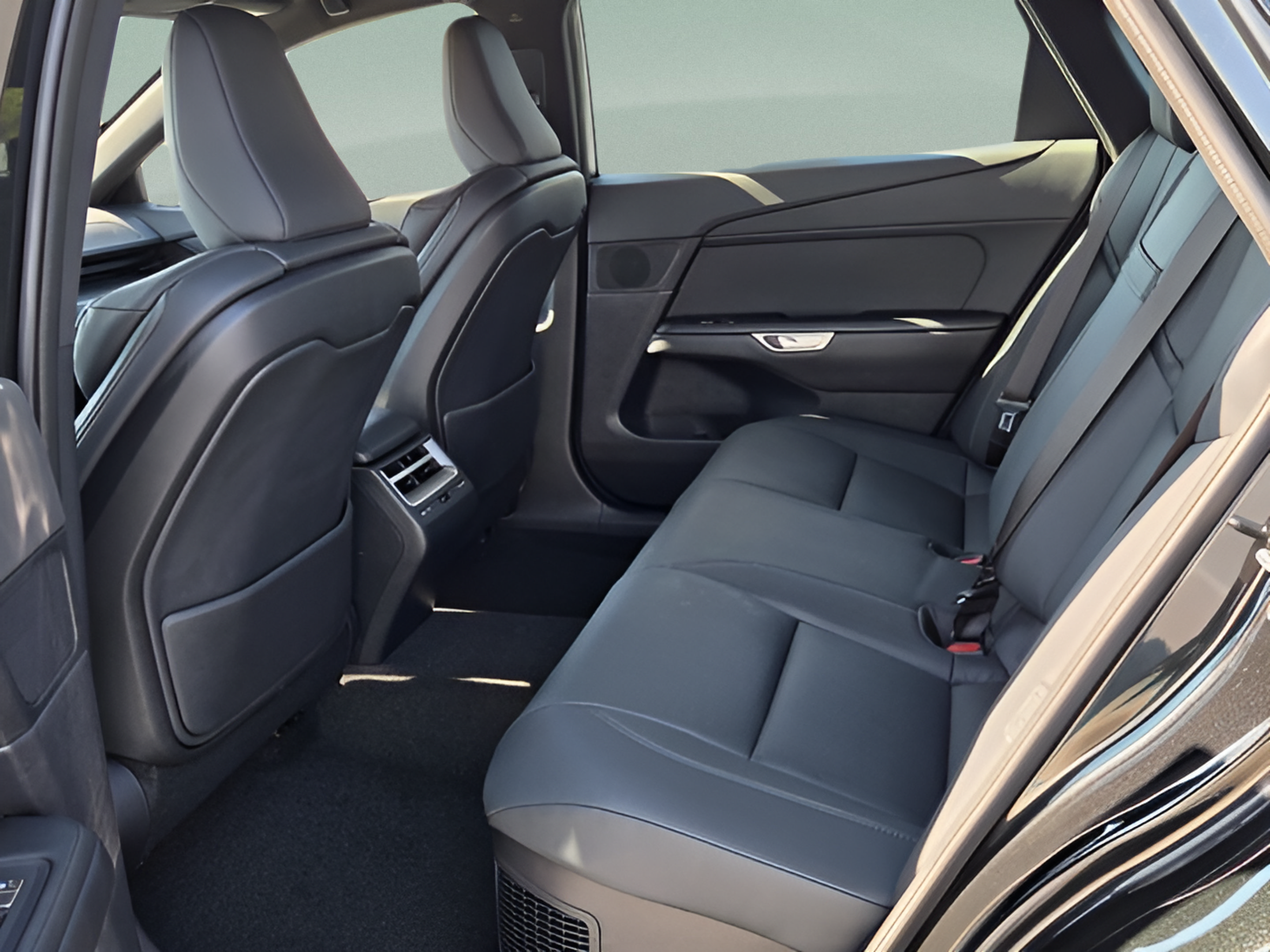 New 2026 Lexus ES 350h FWD image 13