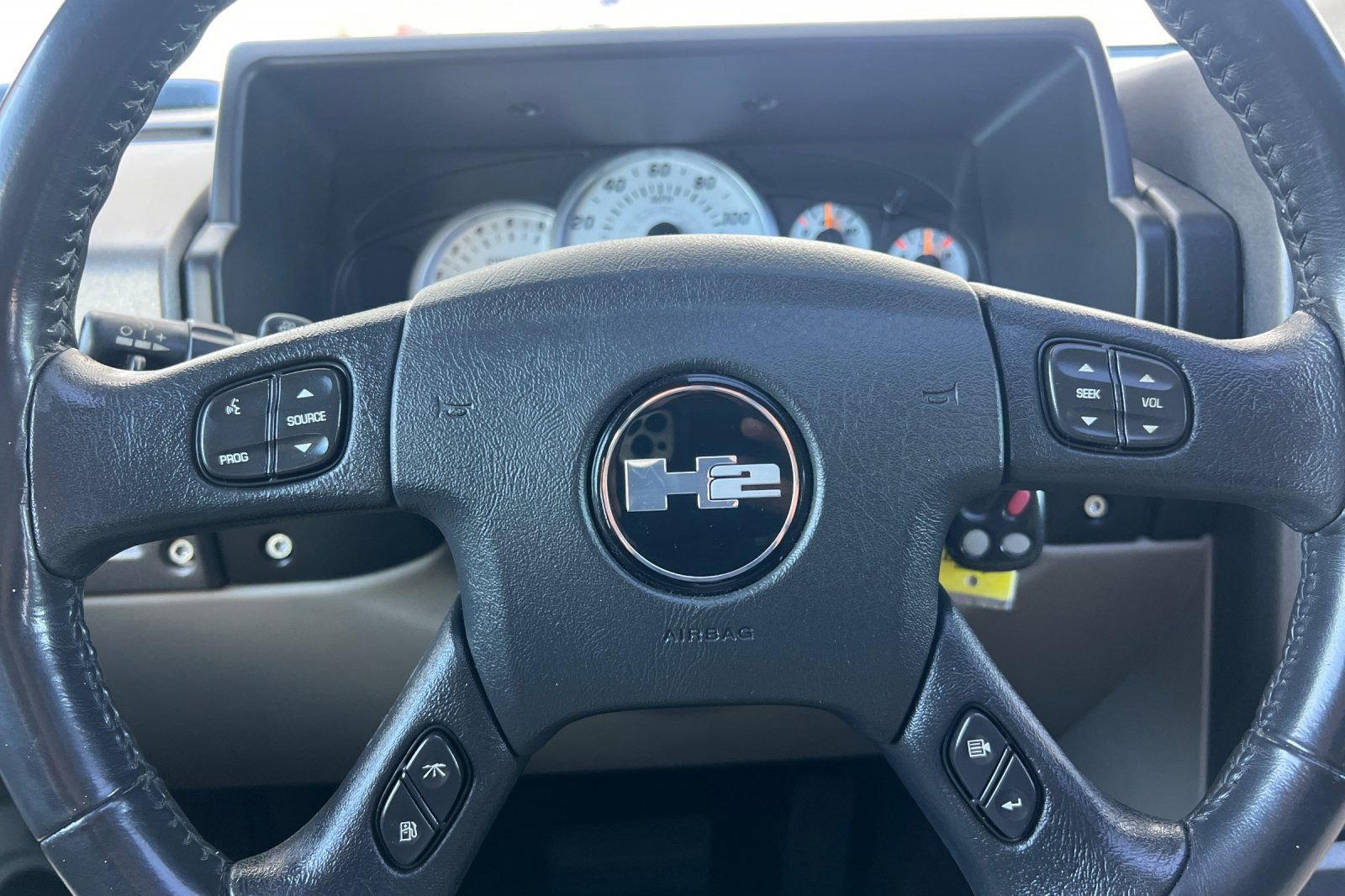 Used 2004 HUMMER H2 w/ Preferred Equipment Group image 20