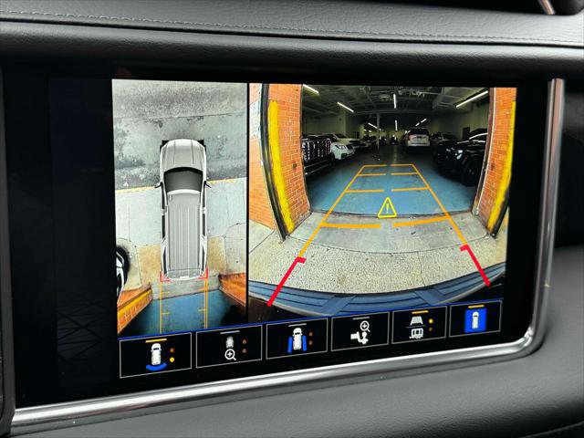 Used 2024 GMC Yukon XL Denali image 25