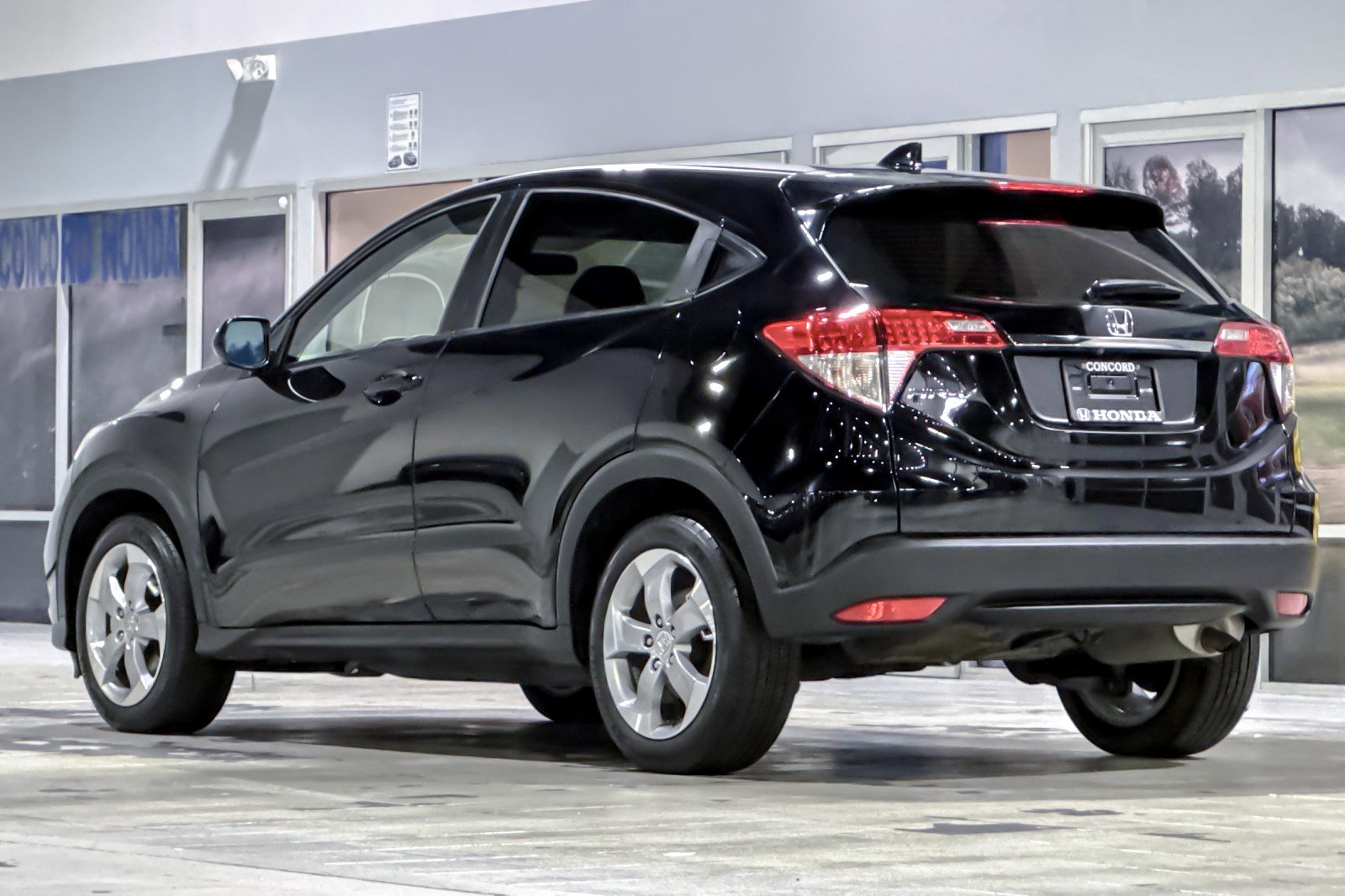 Used 2021 Honda HR-V LX image 3