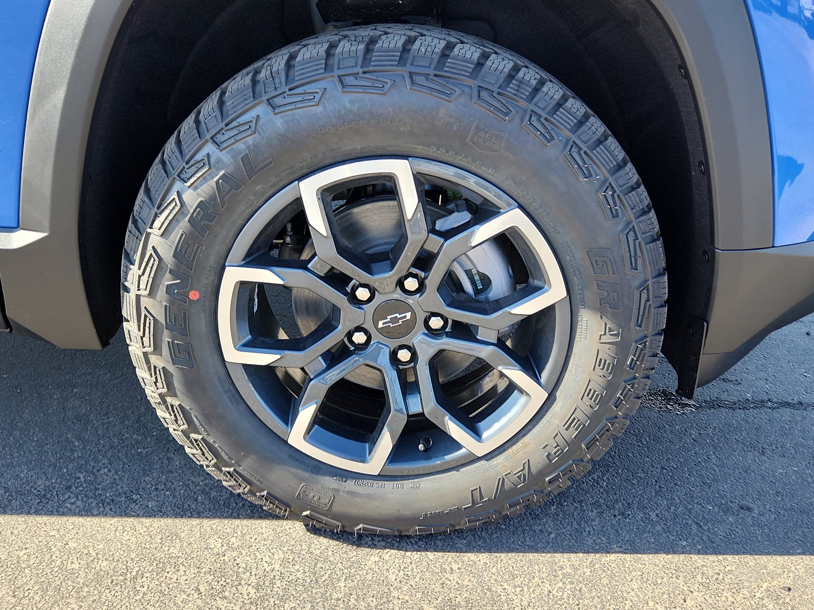 New 2026 Chevrolet Equinox ACTIV w/ Convenience Package III image 6