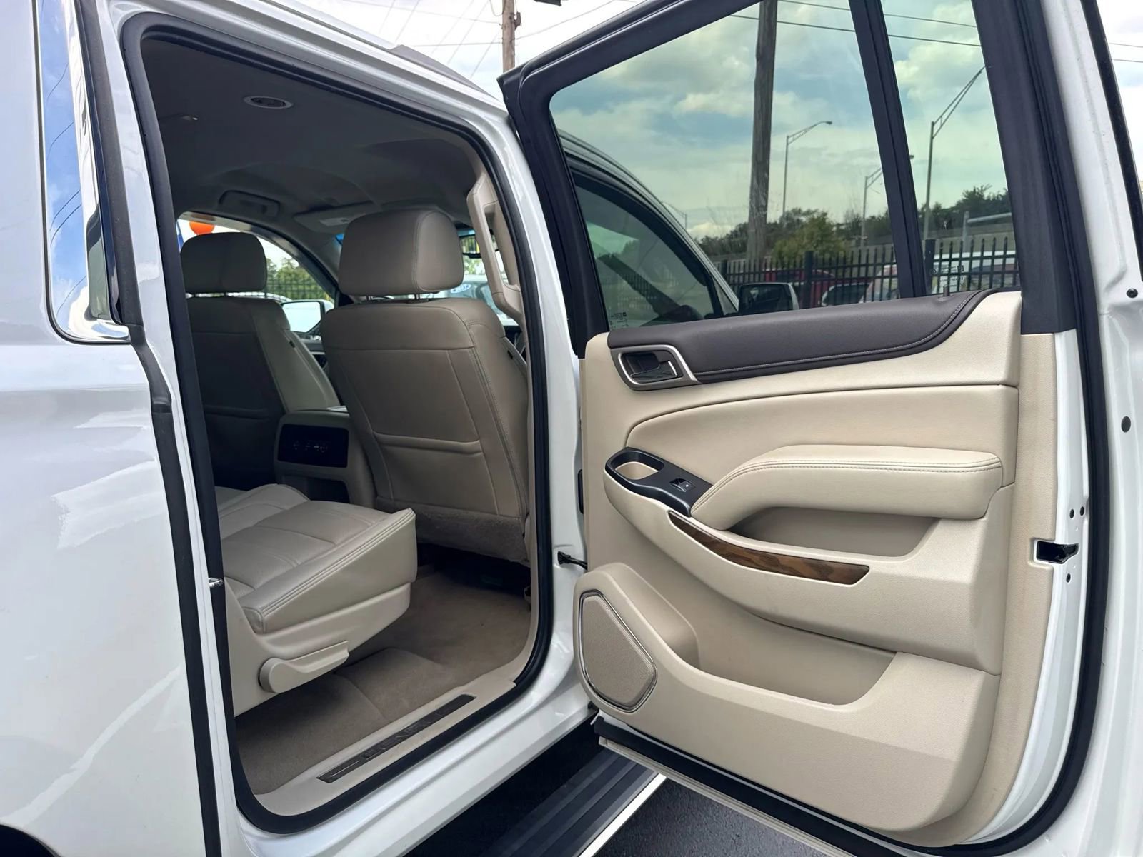 Used 2019 GMC Yukon XL Denali image 17