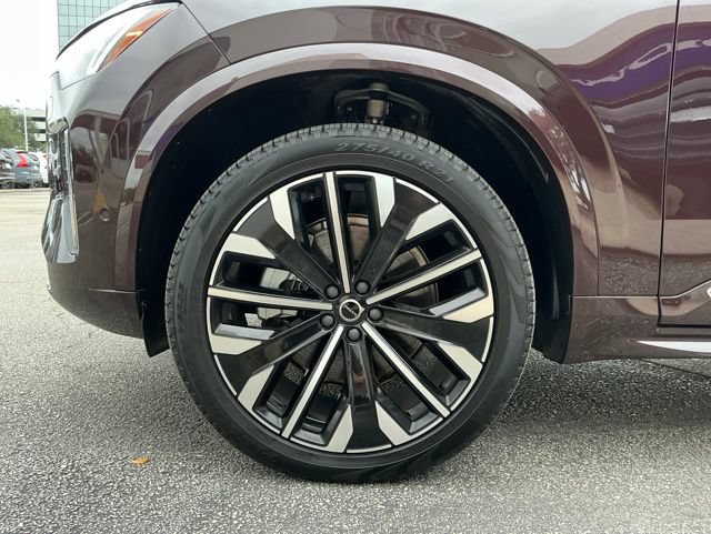 Certified 2025 Volvo XC90 B5 Plus AWD/4WD image 6