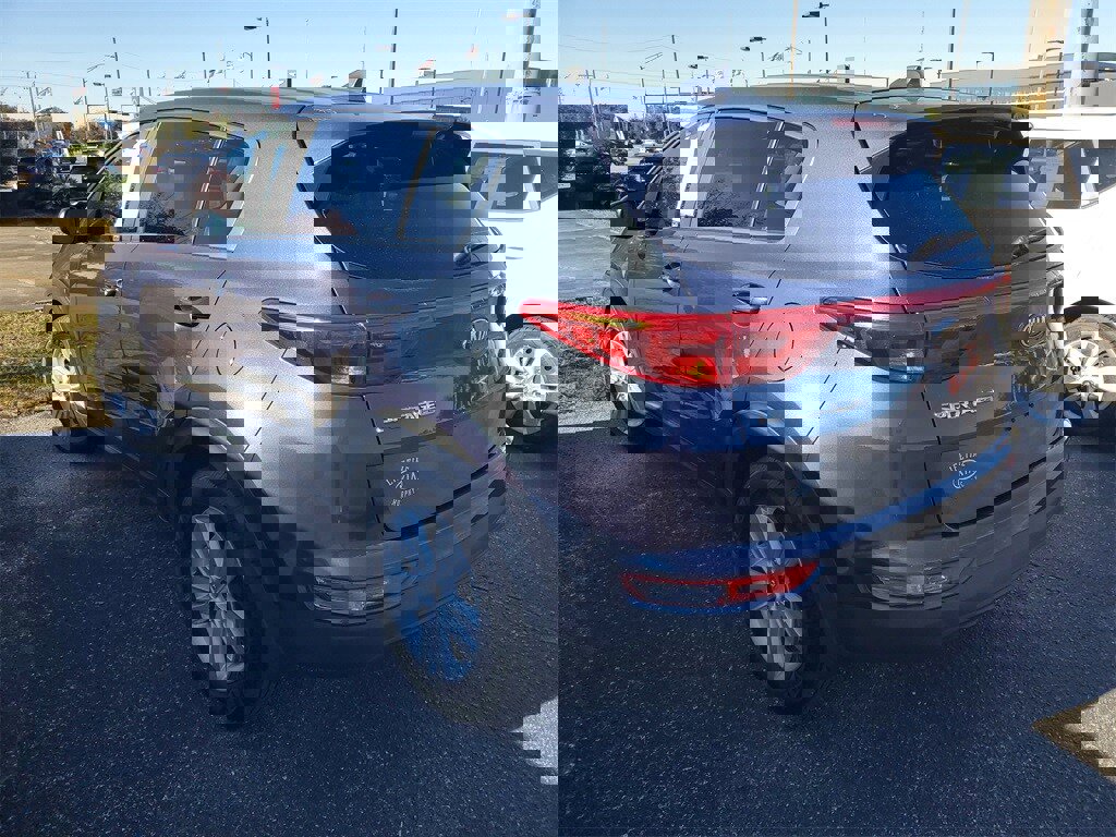 Used 2017 Kia Sportage LX image 3