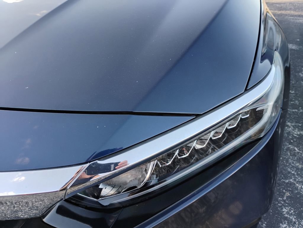 Used 2018 Honda Accord EX image 9