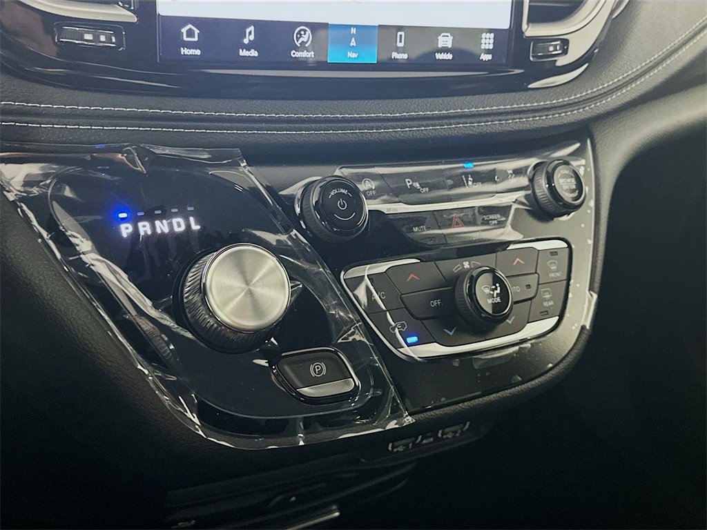 New 2025 Chrysler Pacifica Select w/ Uconnect Theater Family Group image 12
