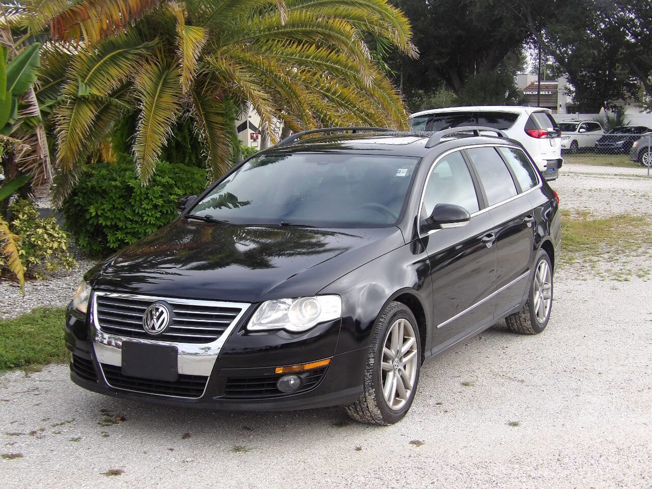 Used 2008 Volkswagen Passat Lux image 2