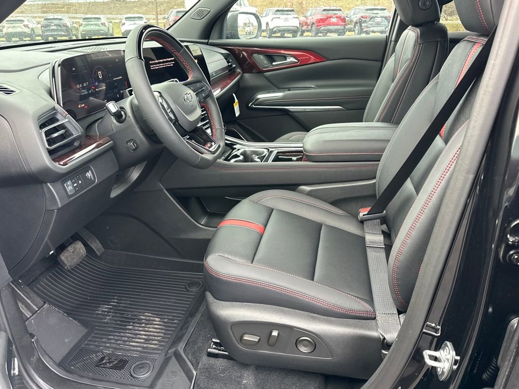 New 2026 Chevrolet Traverse RS w/ LPO, Floor Liner Package FWD image 10