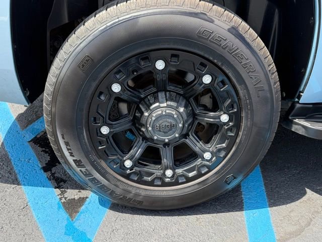 Used 2011 Chevrolet Tahoe LT AWD/4WD image 12