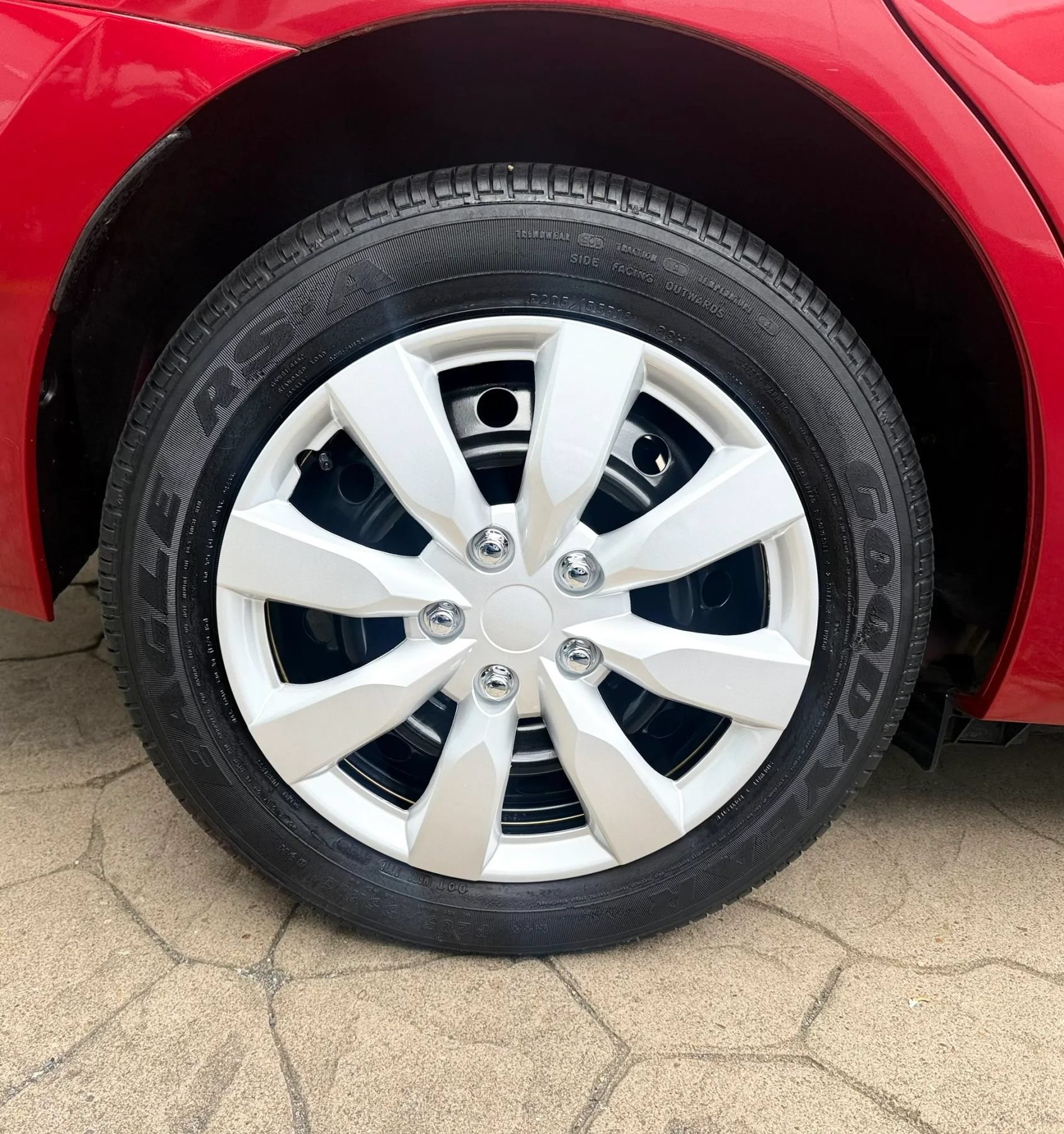 Used 2015 Toyota Corolla LE FWD image 40