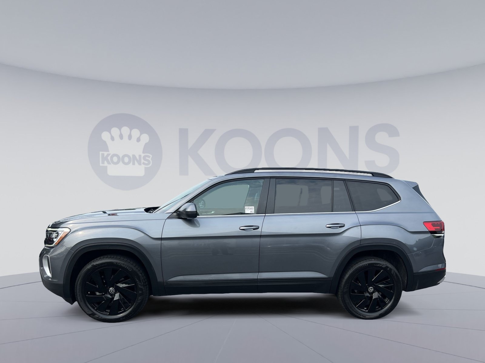 Used 2024 Volkswagen Atlas SE w/ Panoramic Sunroof Package AWD/4WD image 2