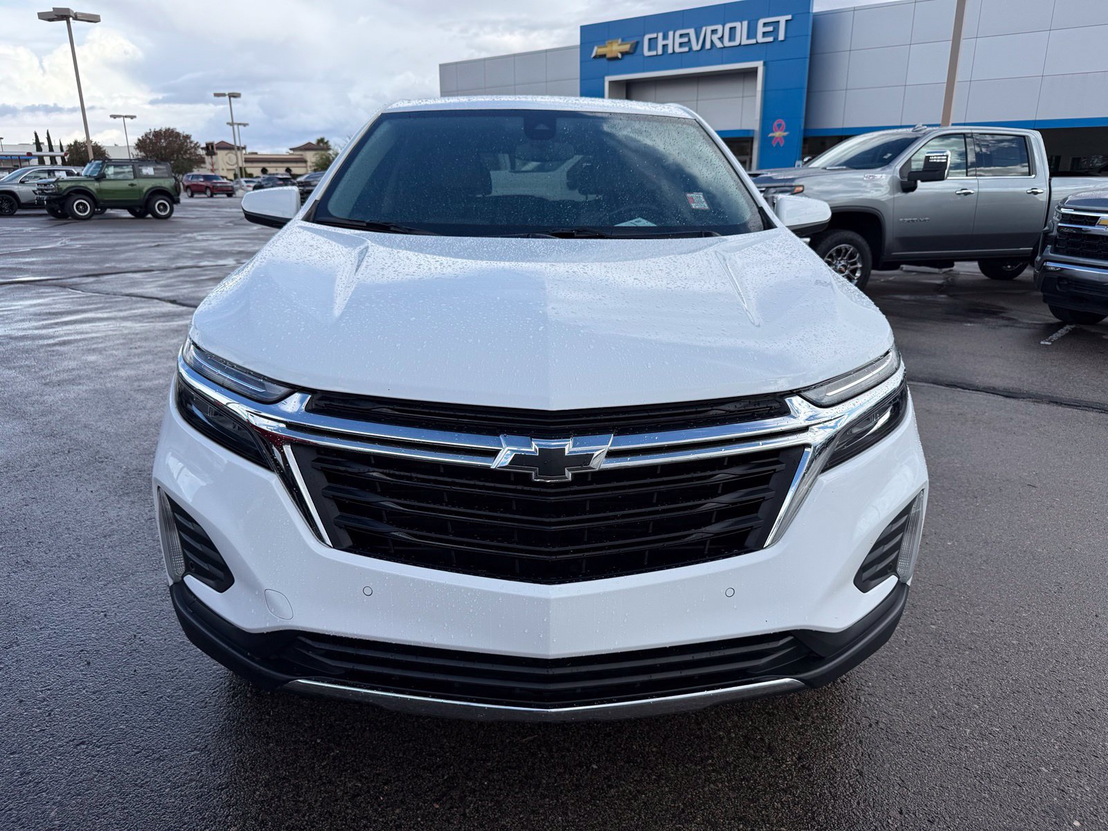 Used 2022 Chevrolet Equinox LT AWD/4WD image 2