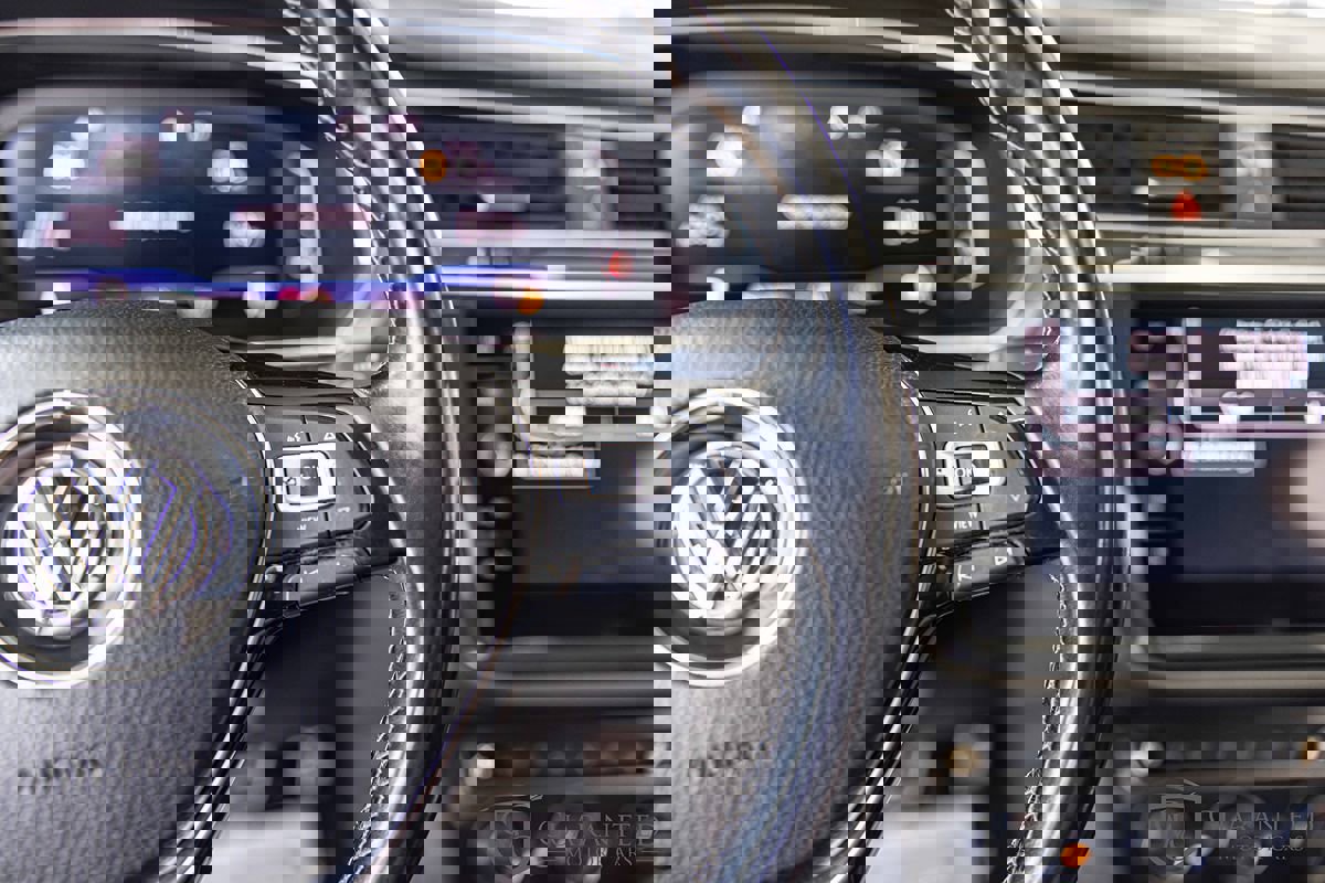 Used 2019 Volkswagen Tiguan SEL Premium image 27