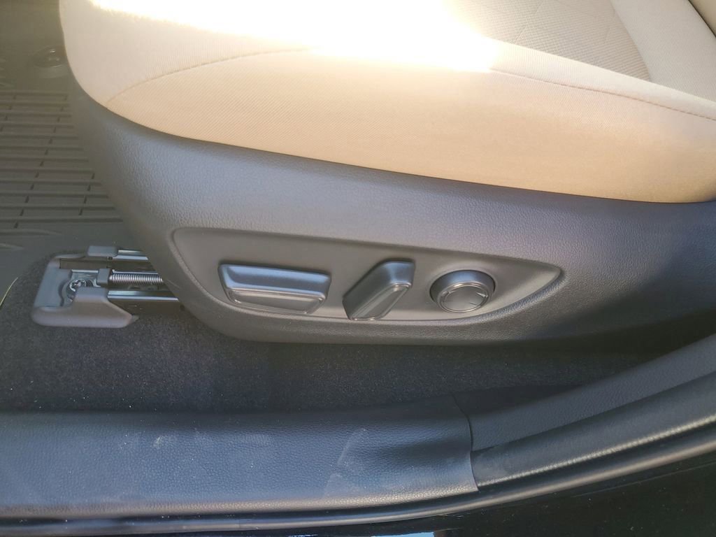 New 2025 Toyota RAV4 XLE image 29