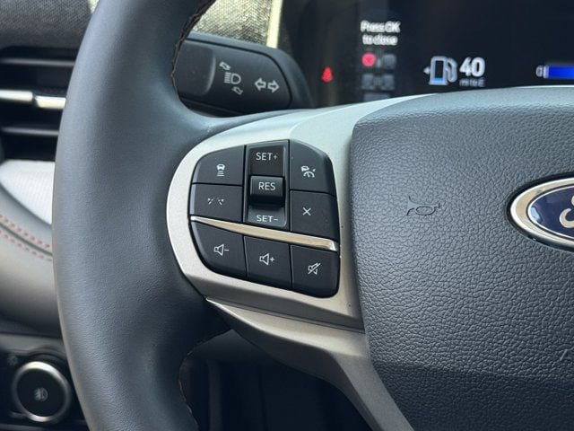 Used 2025 Ford Explorer Active w/ Active Comfort Package RWD image 14